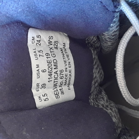 Hiking boot. Aku Sevatica mid GTX. Brand new condition from REI. Never worn. - Picture 4 of 6